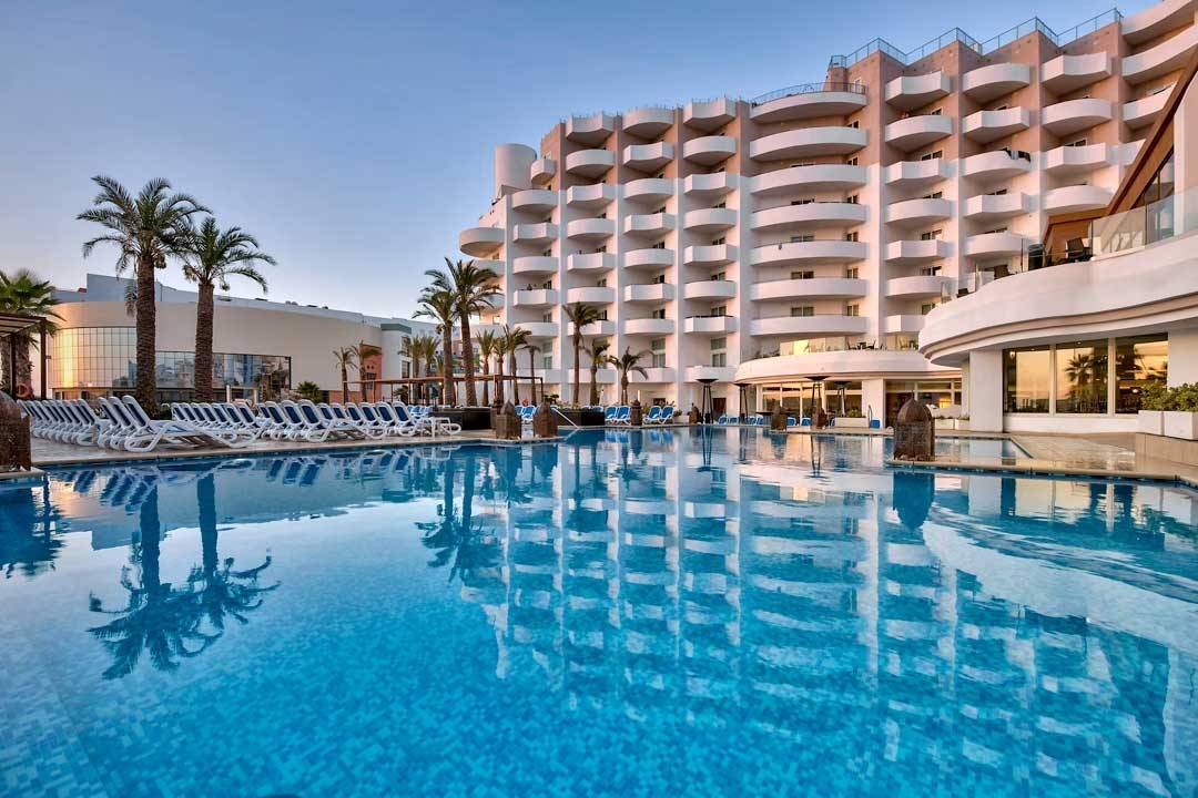 db San Antonio Swimming Pool