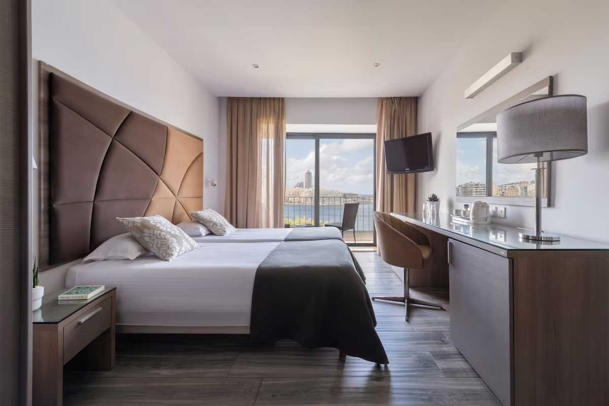 Plaza Regency Hotel Sea View Room