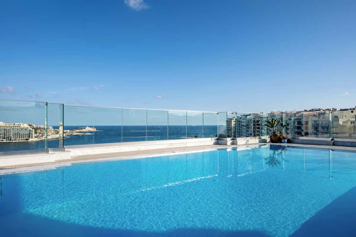 Plaza Regency Hotel Pool