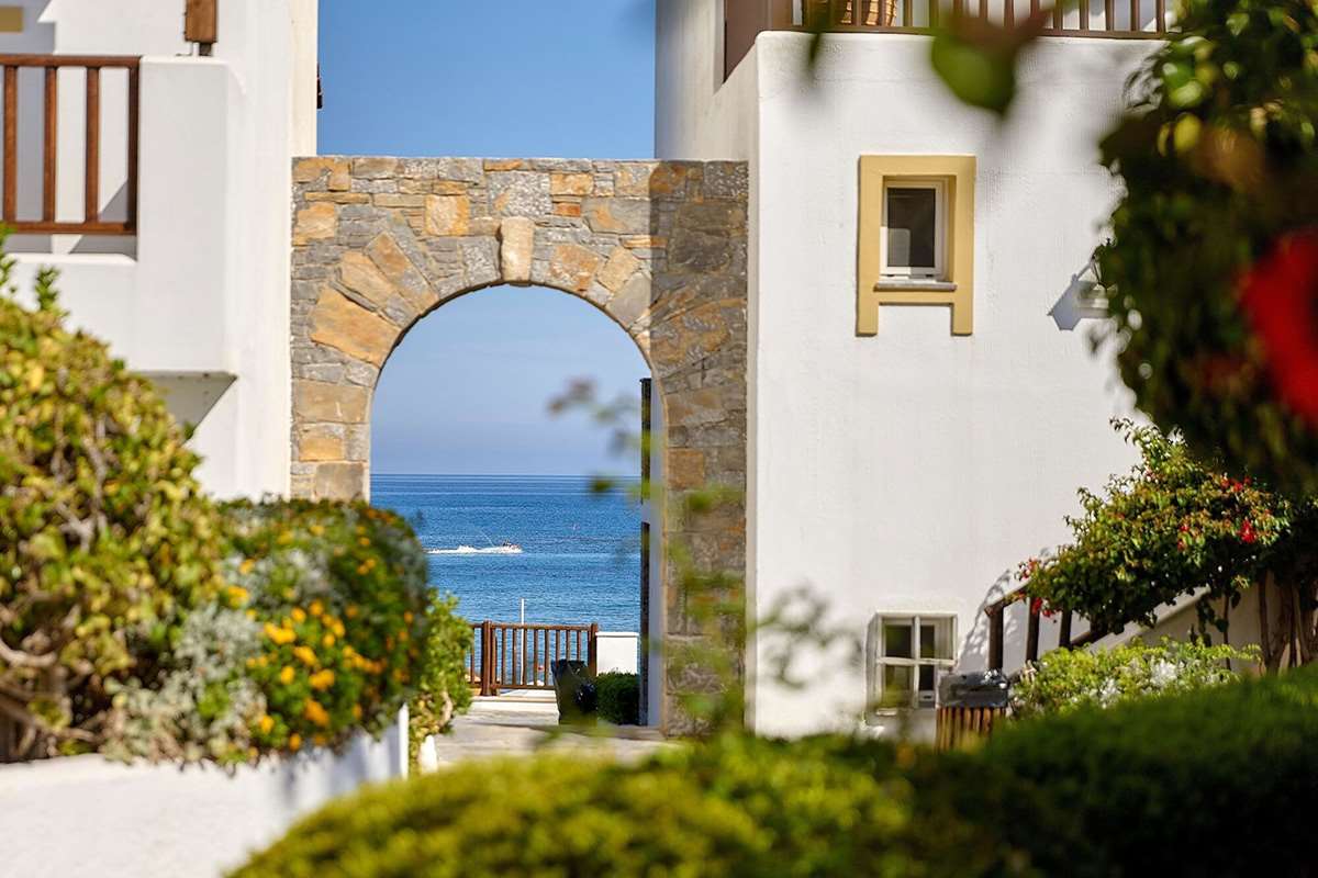 Alexander Beach Hotel & Village Resort